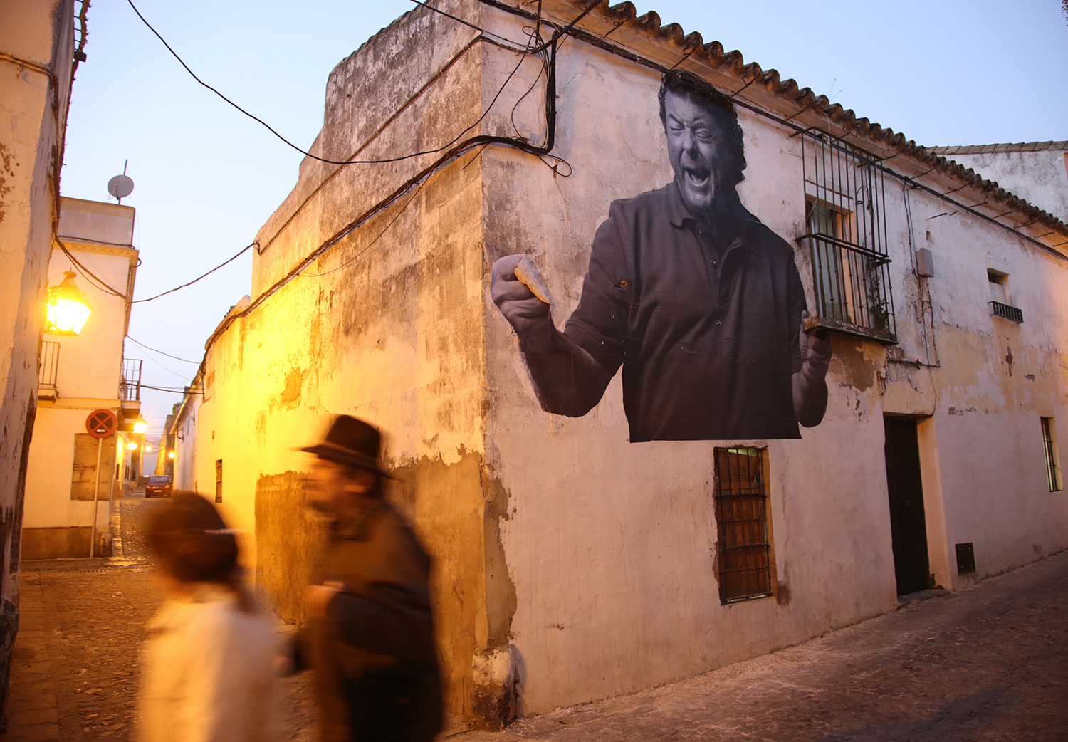 Luis el Zambo en calle liebre